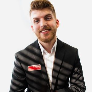 Meet your Posher, Eli